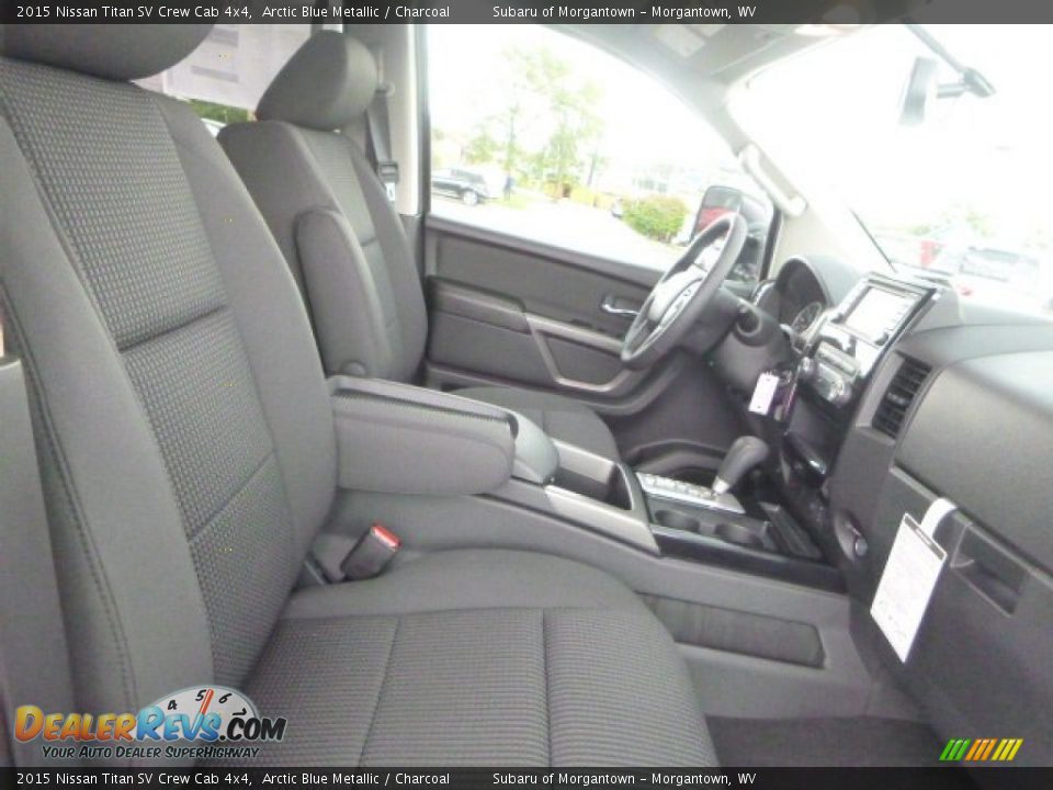 2015 Nissan Titan SV Crew Cab 4x4 Arctic Blue Metallic / Charcoal Photo #10