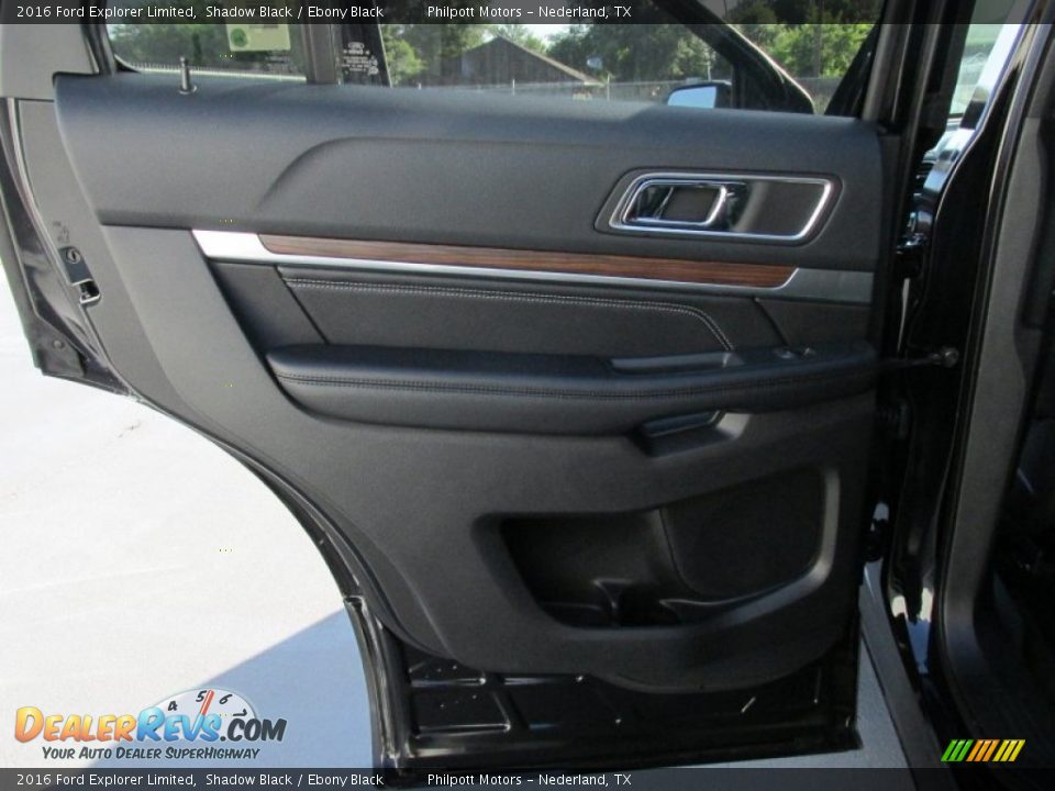 Door Panel of 2016 Ford Explorer Limited Photo #22