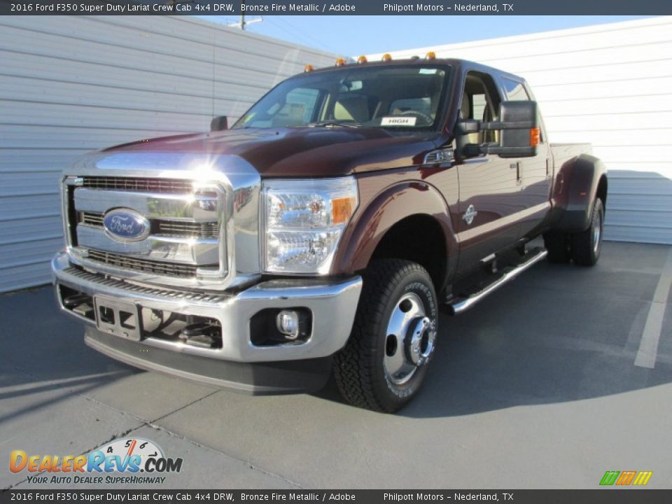 Front 3/4 View of 2016 Ford F350 Super Duty Lariat Crew Cab 4x4 DRW Photo #7