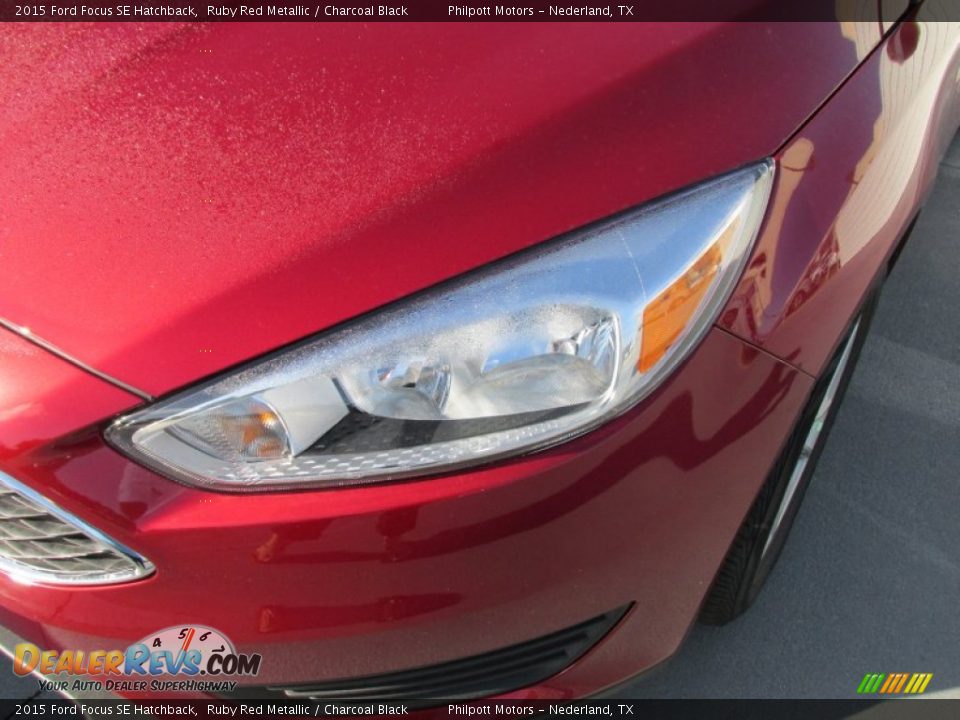 2015 Ford Focus SE Hatchback Ruby Red Metallic / Charcoal Black Photo #9