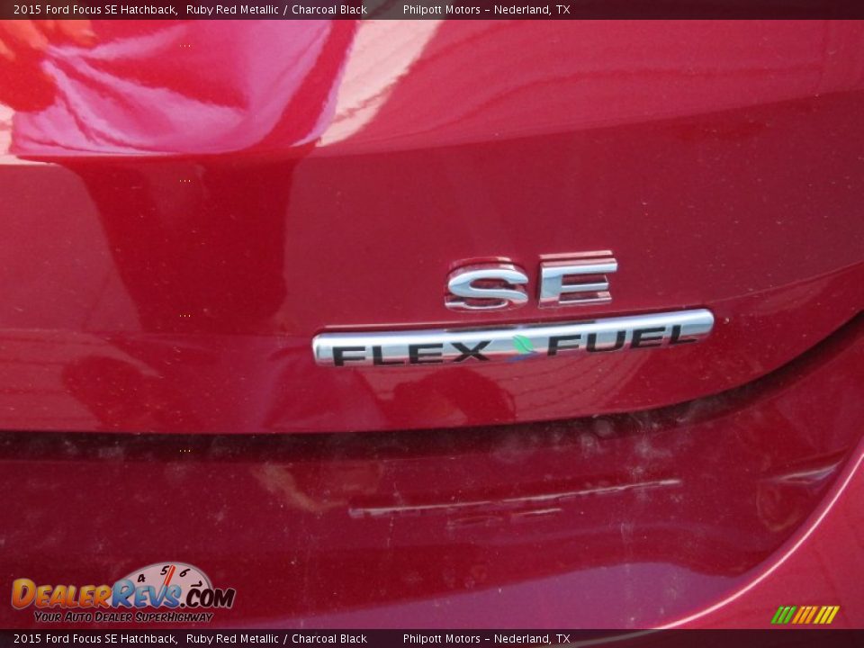2015 Ford Focus SE Hatchback Ruby Red Metallic / Charcoal Black Photo #14