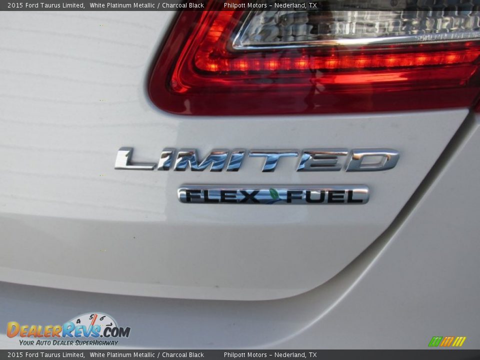 2015 Ford Taurus Limited White Platinum Metallic / Charcoal Black Photo #14