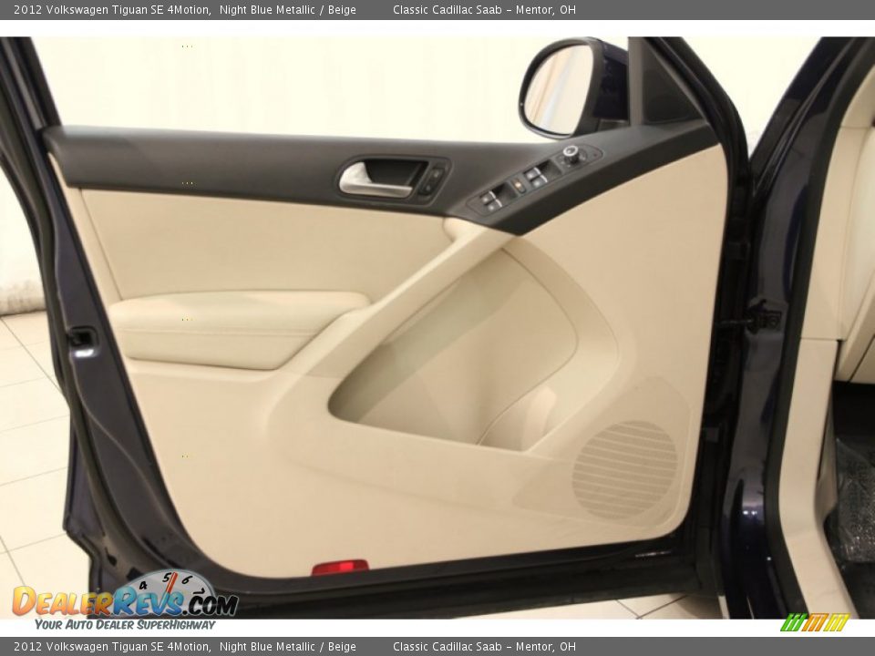 Door Panel of 2012 Volkswagen Tiguan SE 4Motion Photo #4