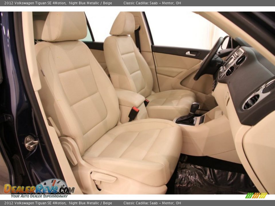 Front Seat of 2012 Volkswagen Tiguan SE 4Motion Photo #14