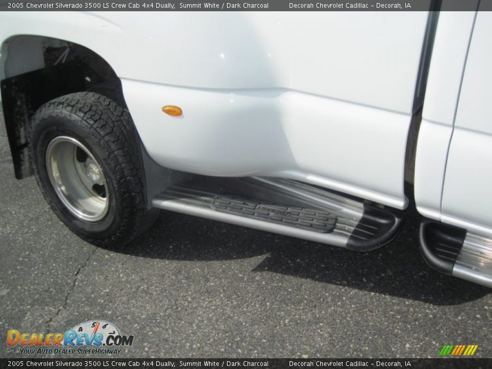2005 Chevrolet Silverado 3500 LS Crew Cab 4x4 Dually Summit White / Dark Charcoal Photo #10