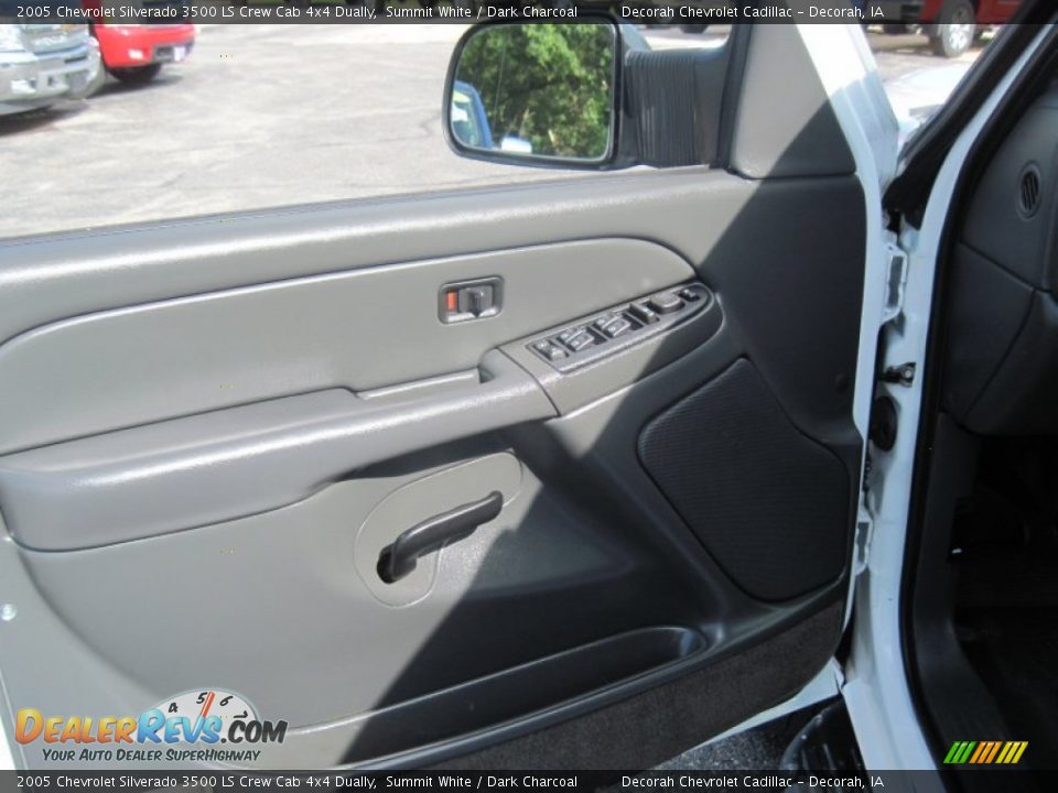 2005 Chevrolet Silverado 3500 LS Crew Cab 4x4 Dually Summit White / Dark Charcoal Photo #22