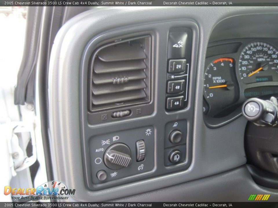2005 Chevrolet Silverado 3500 LS Crew Cab 4x4 Dually Summit White / Dark Charcoal Photo #23