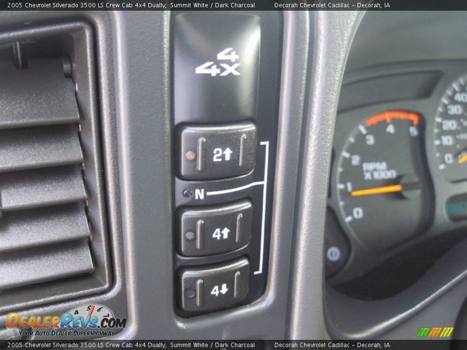 2005 Chevrolet Silverado 3500 LS Crew Cab 4x4 Dually Summit White / Dark Charcoal Photo #24