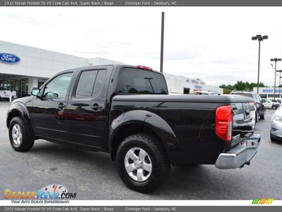 2013 Nissan Frontier SV V6 Crew Cab 4x4 Super Black / Beige Photo #5
