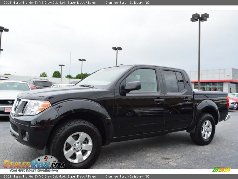 2013 Nissan Frontier SV V6 Crew Cab 4x4 Super Black / Beige Photo #7