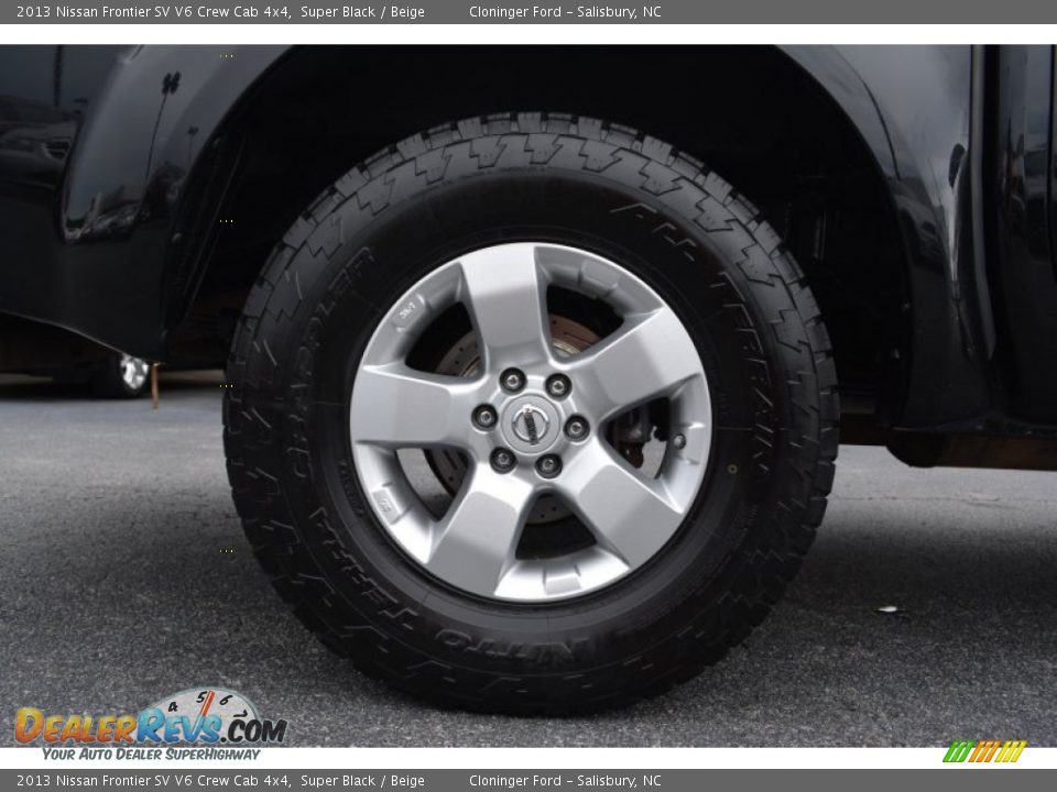 2013 Nissan Frontier SV V6 Crew Cab 4x4 Super Black / Beige Photo #8