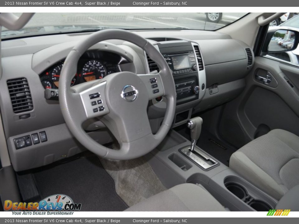 2013 Nissan Frontier SV V6 Crew Cab 4x4 Super Black / Beige Photo #13