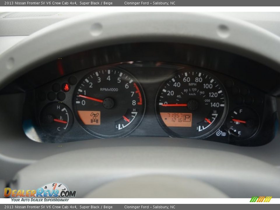 2013 Nissan Frontier SV V6 Crew Cab 4x4 Super Black / Beige Photo #25