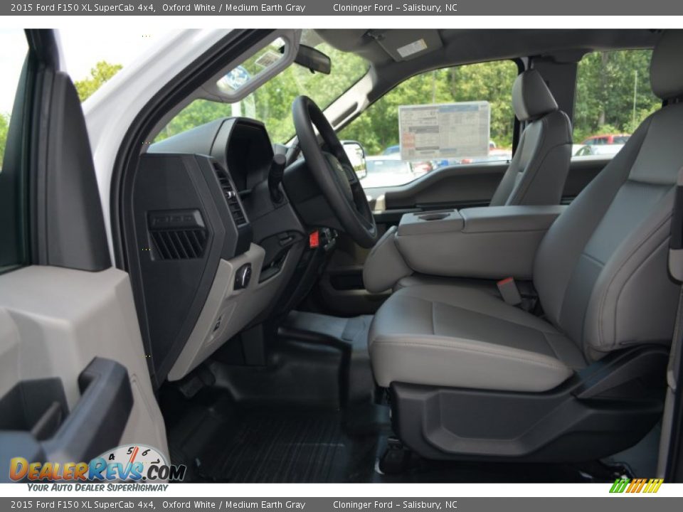 Medium Earth Gray Interior - 2015 Ford F150 XL SuperCab 4x4 Photo #9