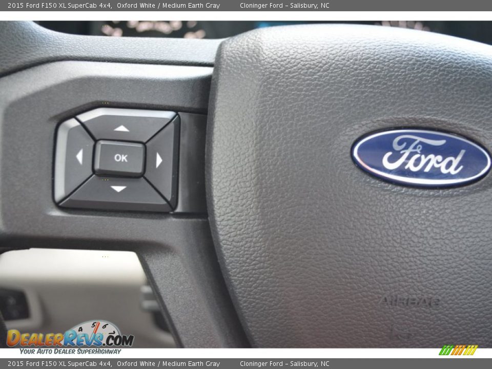 Controls of 2015 Ford F150 XL SuperCab 4x4 Photo #15