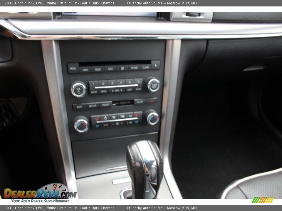 2011 Lincoln MKZ FWD White Platinum Tri-Coat / Dark Charcoal Photo #13
