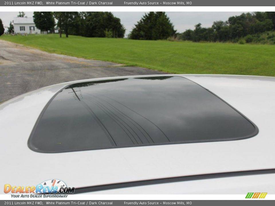 2011 Lincoln MKZ FWD White Platinum Tri-Coat / Dark Charcoal Photo #19