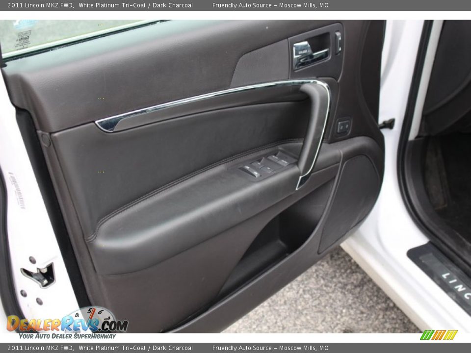 2011 Lincoln MKZ FWD White Platinum Tri-Coat / Dark Charcoal Photo #22