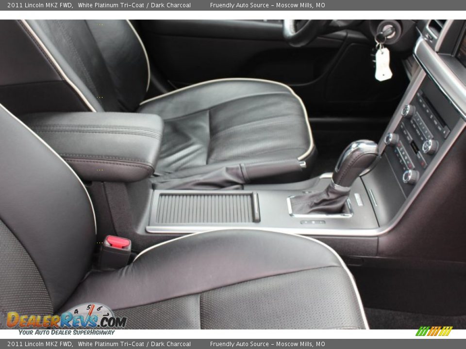 2011 Lincoln MKZ FWD White Platinum Tri-Coat / Dark Charcoal Photo #29