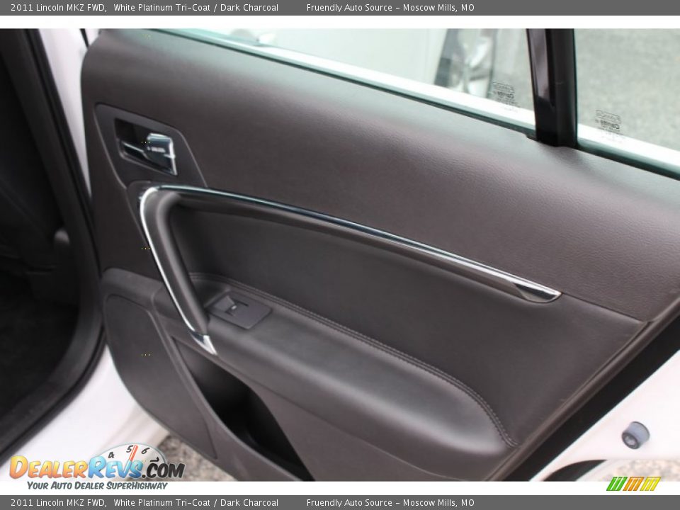 2011 Lincoln MKZ FWD White Platinum Tri-Coat / Dark Charcoal Photo #31
