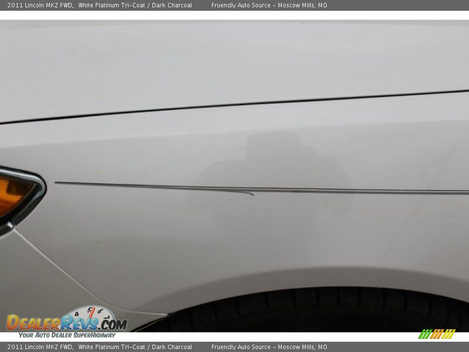 2011 Lincoln MKZ FWD White Platinum Tri-Coat / Dark Charcoal Photo #32