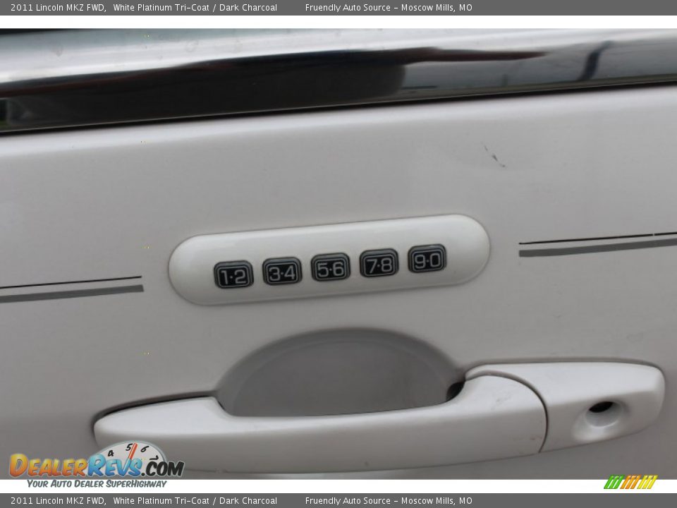 2011 Lincoln MKZ FWD White Platinum Tri-Coat / Dark Charcoal Photo #33