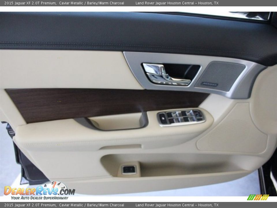 Door Panel of 2015 Jaguar XF 2.0T Premium Photo #13