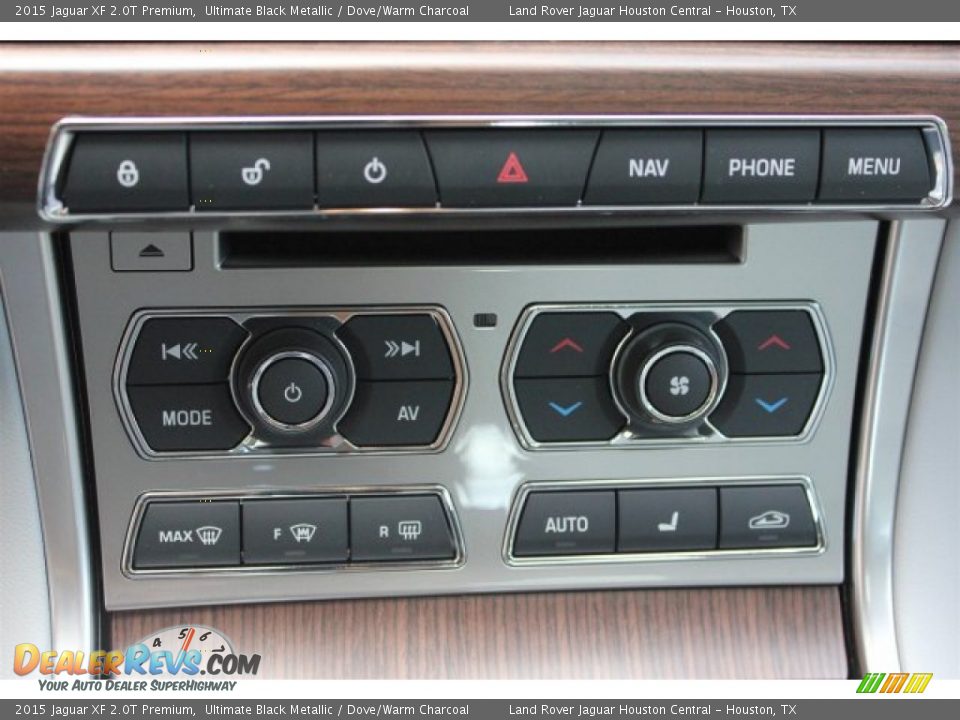 Controls of 2015 Jaguar XF 2.0T Premium Photo #20