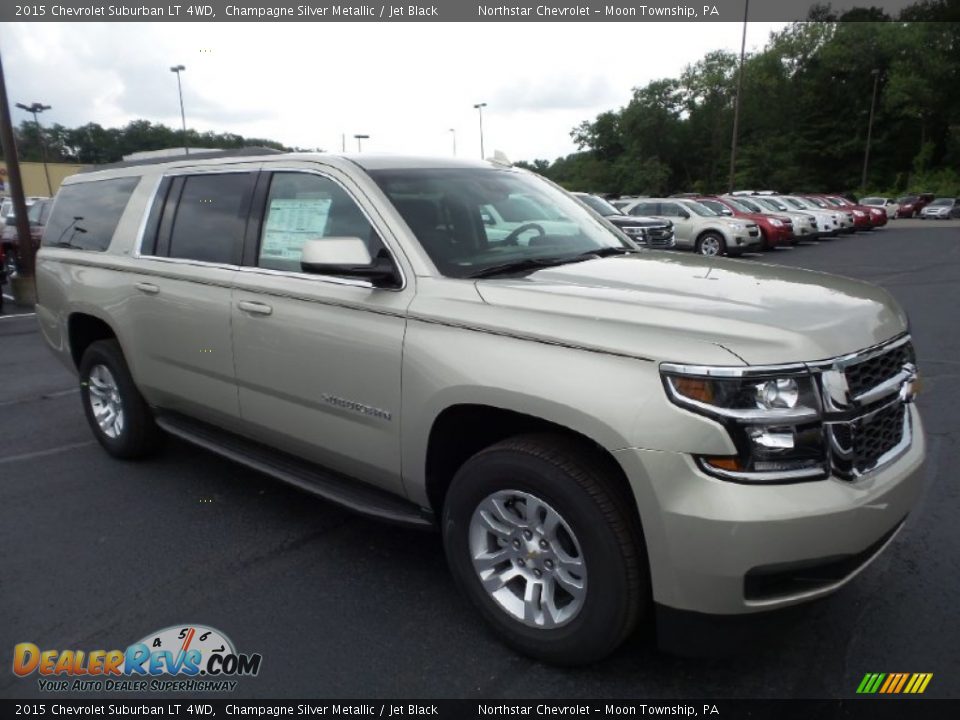 Front 3/4 View of 2015 Chevrolet Suburban LT 4WD Photo #3