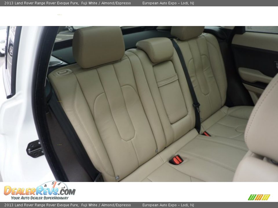 2013 Land Rover Range Rover Evoque Pure Fuji White / Almond/Espresso Photo #10