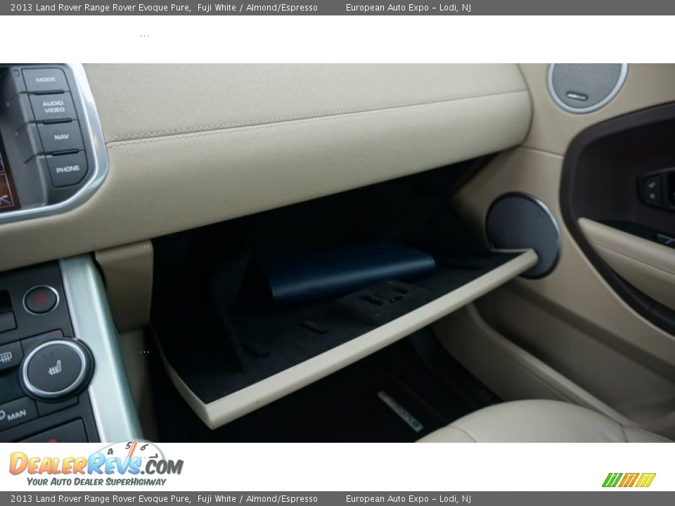 2013 Land Rover Range Rover Evoque Pure Fuji White / Almond/Espresso Photo #31