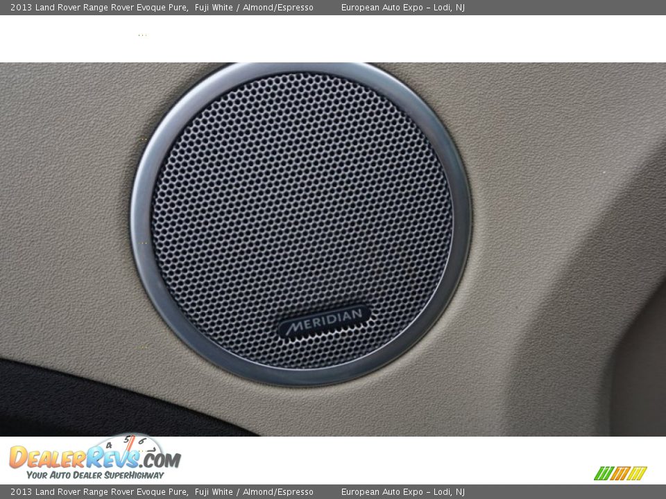 2013 Land Rover Range Rover Evoque Pure Fuji White / Almond/Espresso Photo #34