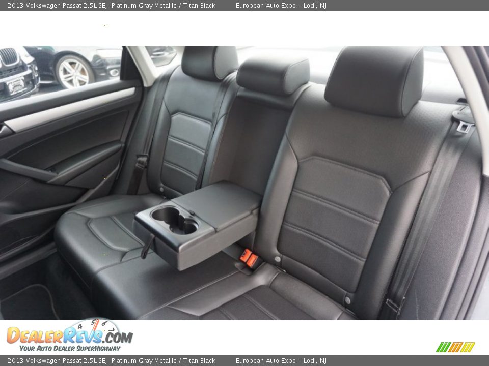 2013 Volkswagen Passat 2.5L SE Platinum Gray Metallic / Titan Black Photo #12