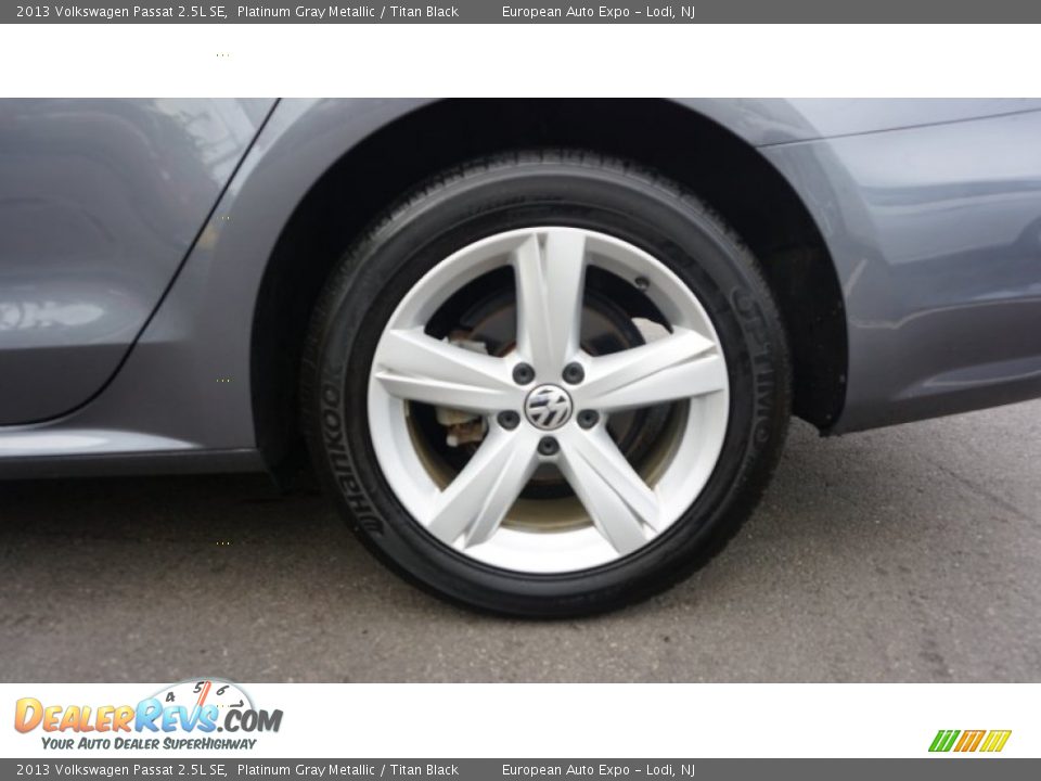 2013 Volkswagen Passat 2.5L SE Platinum Gray Metallic / Titan Black Photo #18
