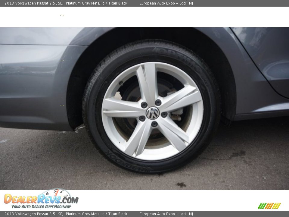 2013 Volkswagen Passat 2.5L SE Platinum Gray Metallic / Titan Black Photo #19