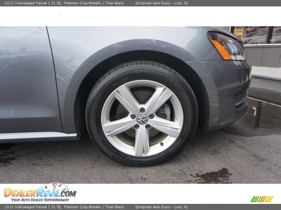 2013 Volkswagen Passat 2.5L SE Platinum Gray Metallic / Titan Black Photo #20
