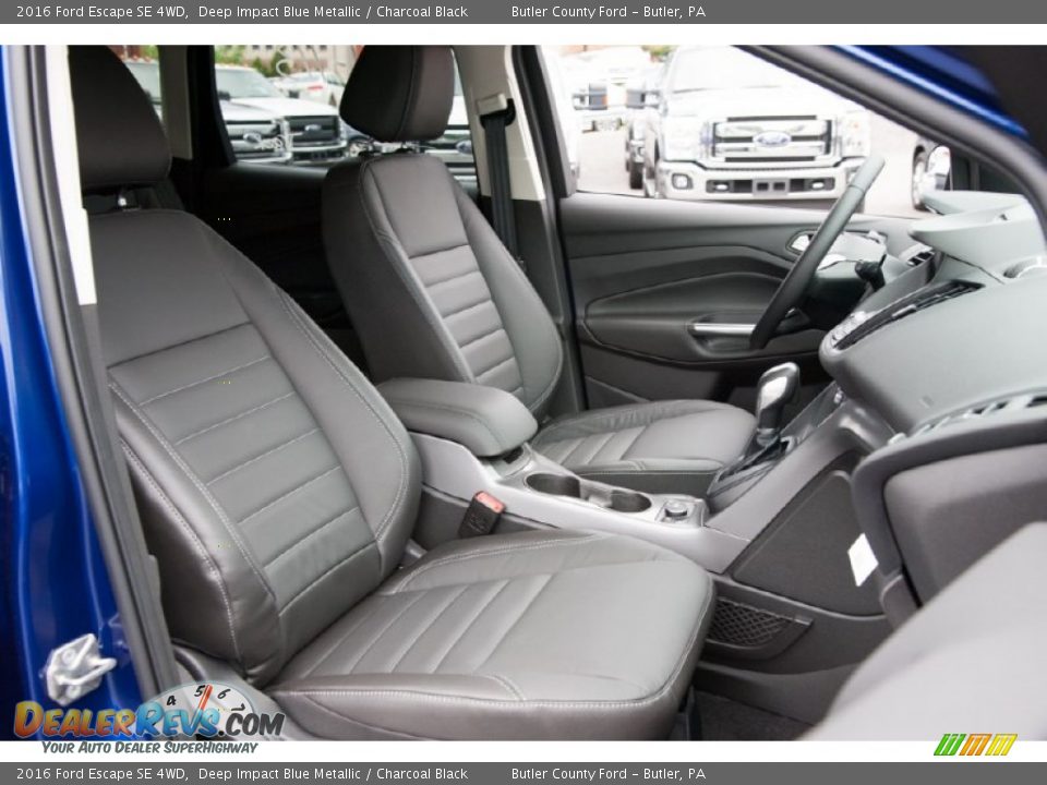 Front Seat of 2016 Ford Escape SE 4WD Photo #8