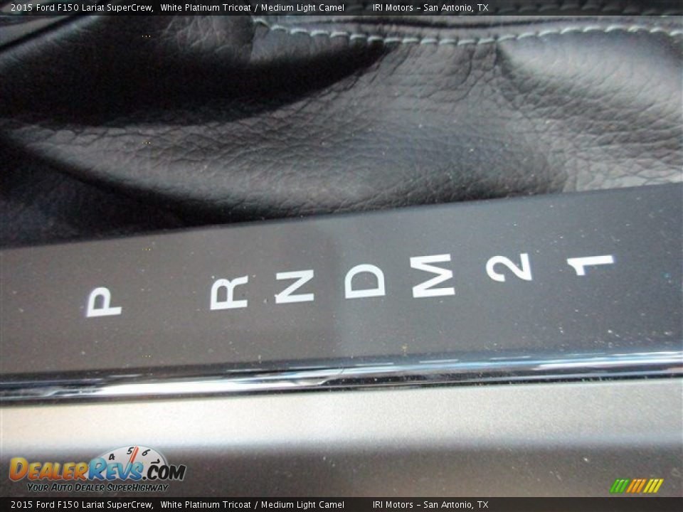 2015 Ford F150 Lariat SuperCrew White Platinum Tricoat / Medium Light Camel Photo #17