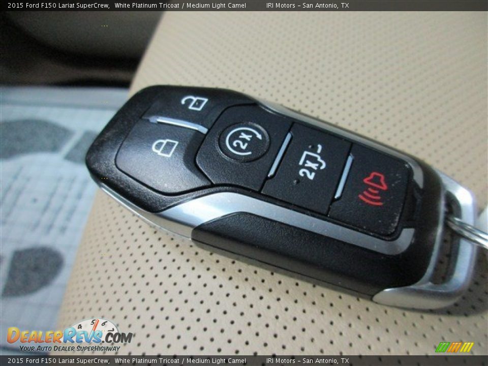 2015 Ford F150 Lariat SuperCrew White Platinum Tricoat / Medium Light Camel Photo #26