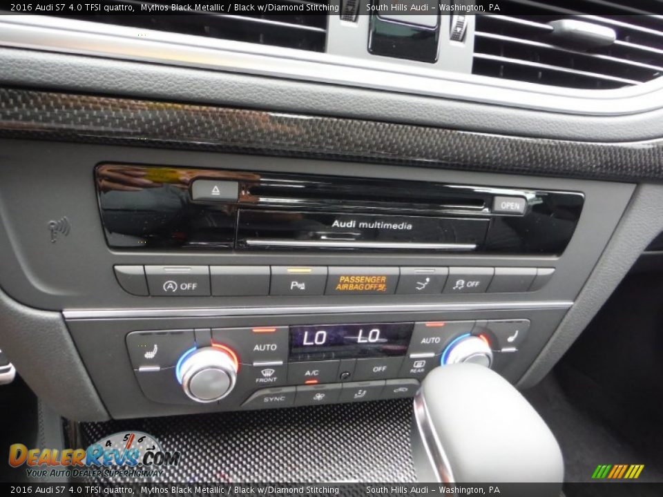 Controls of 2016 Audi S7 4.0 TFSI quattro Photo #24