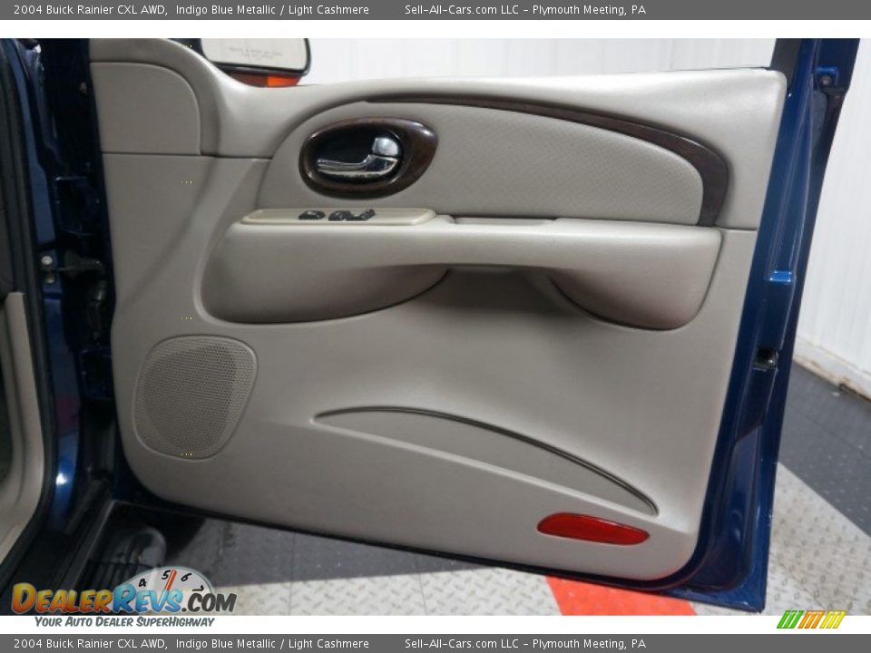 2004 Buick Rainier CXL AWD Indigo Blue Metallic / Light Cashmere Photo #17