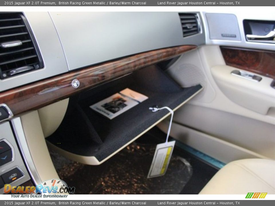 2015 Jaguar XF 2.0T Premium British Racing Green Metallic / Barley/Warm Charcoal Photo #25