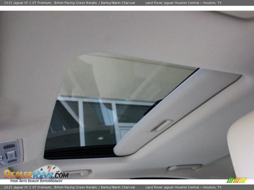 2015 Jaguar XF 2.0T Premium British Racing Green Metallic / Barley/Warm Charcoal Photo #31