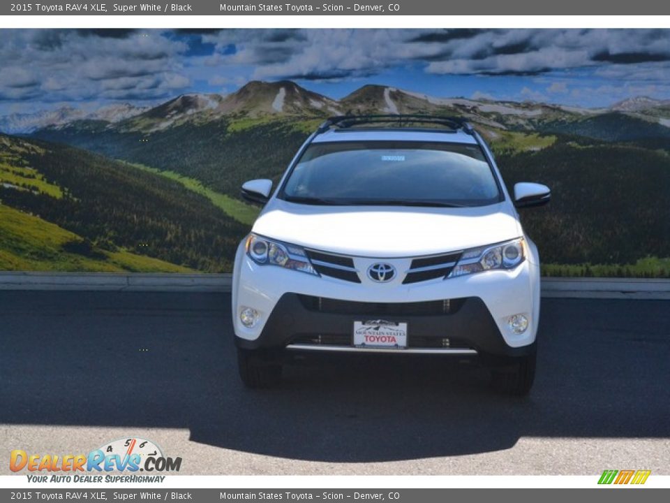 2015 Toyota RAV4 XLE Super White / Black Photo #2