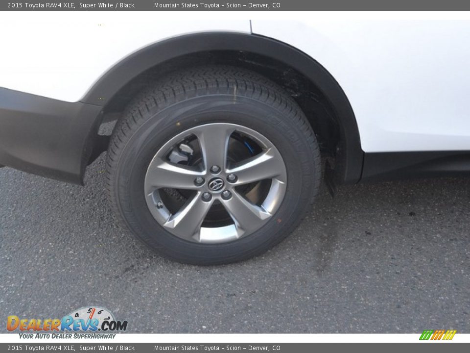 2015 Toyota RAV4 XLE Super White / Black Photo #9
