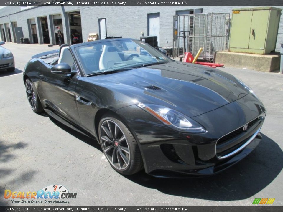 Front 3/4 View of 2016 Jaguar F-TYPE S AWD Convertible Photo #8