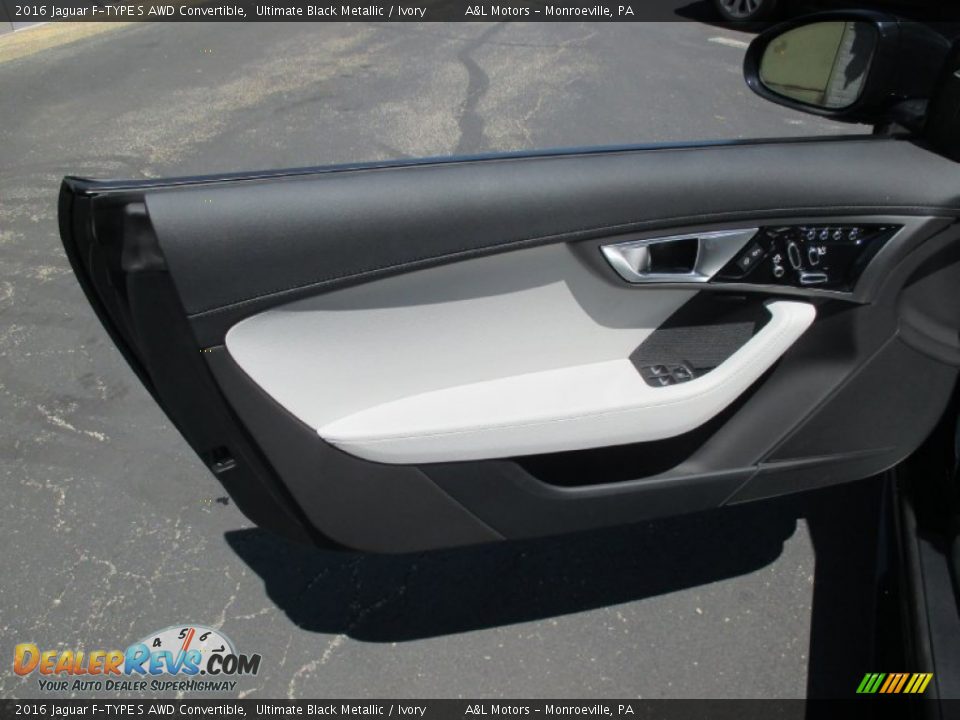 Door Panel of 2016 Jaguar F-TYPE S AWD Convertible Photo #12