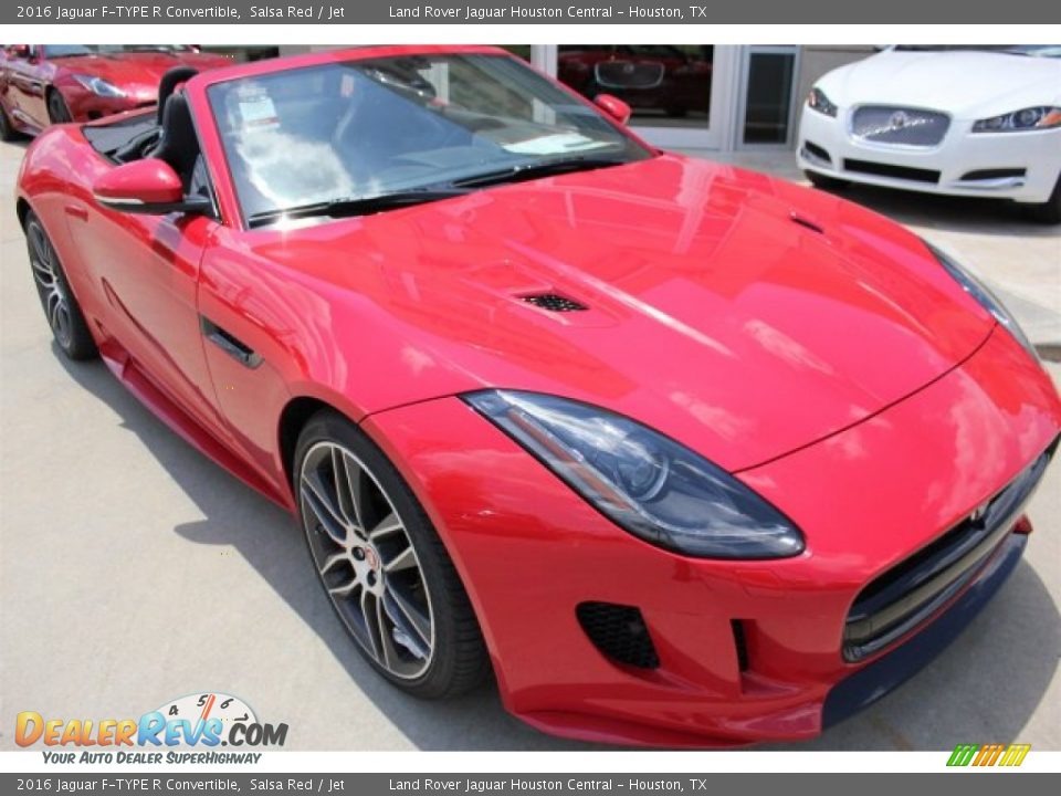 Front 3/4 View of 2016 Jaguar F-TYPE R Convertible Photo #2