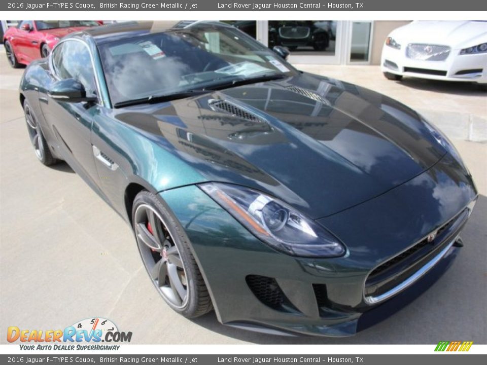 Front 3/4 View of 2016 Jaguar F-TYPE S Coupe Photo #2