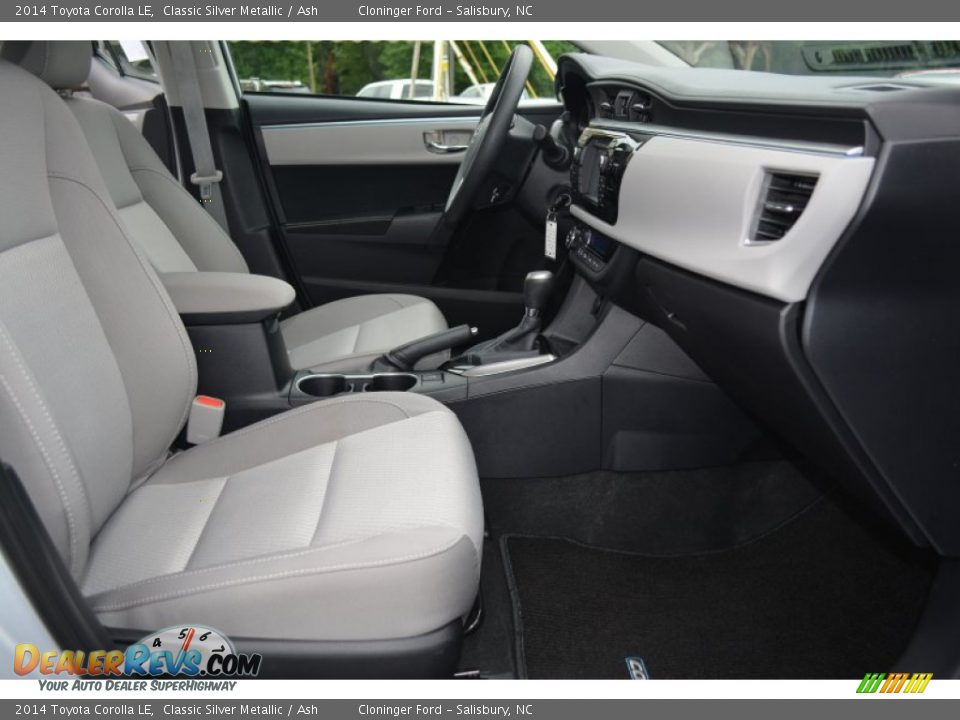 2014 Toyota Corolla LE Classic Silver Metallic / Ash Photo #17